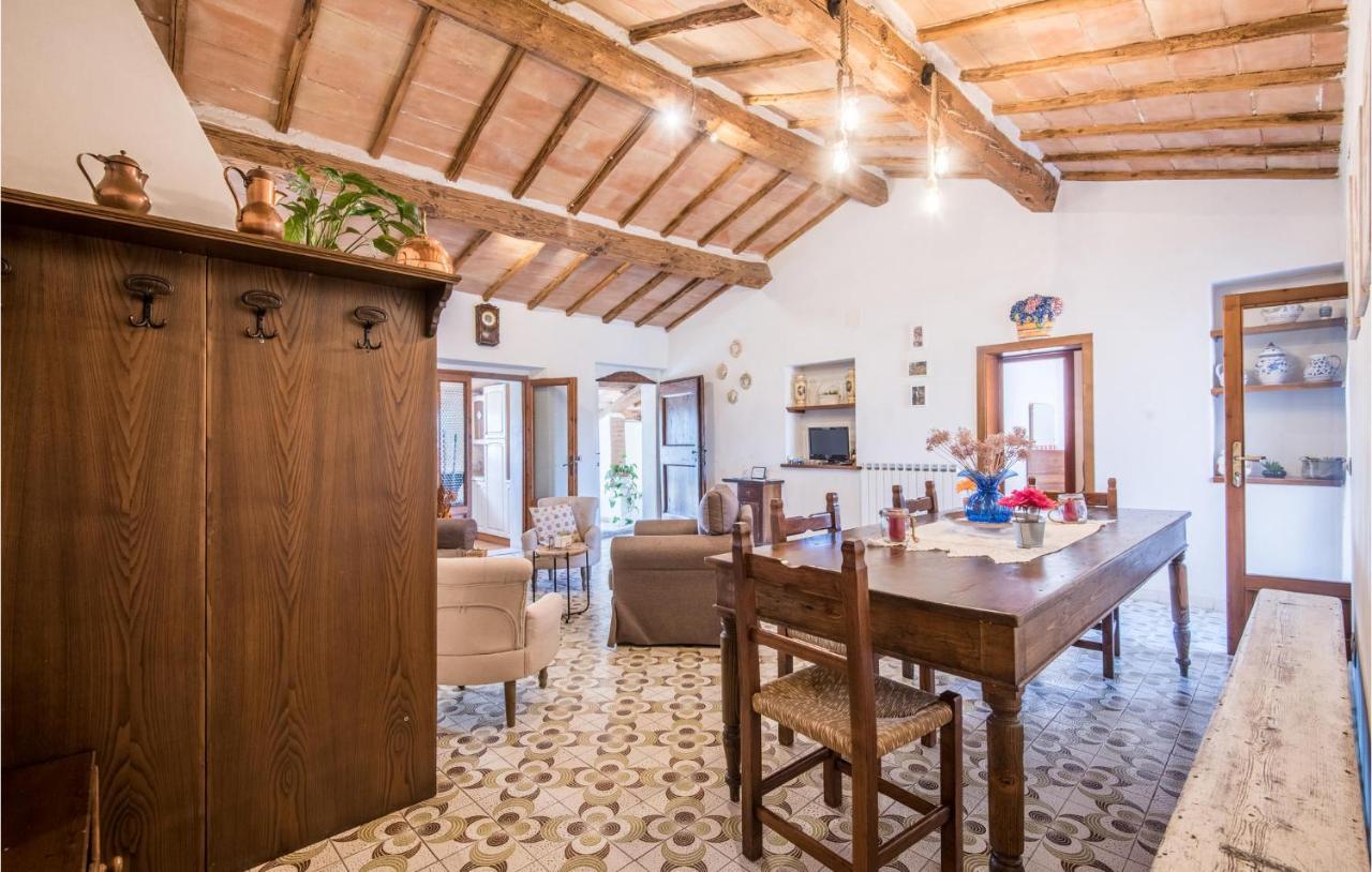 Gorgeous Home In Montalcino With Kitchen מראה חיצוני תמונה