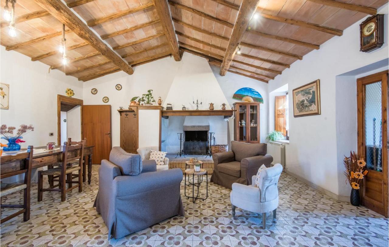 Gorgeous Home In Montalcino With Kitchen מראה חיצוני תמונה